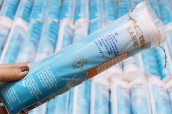 Da dầu nên dùng loại bông tẩy trang nào 2